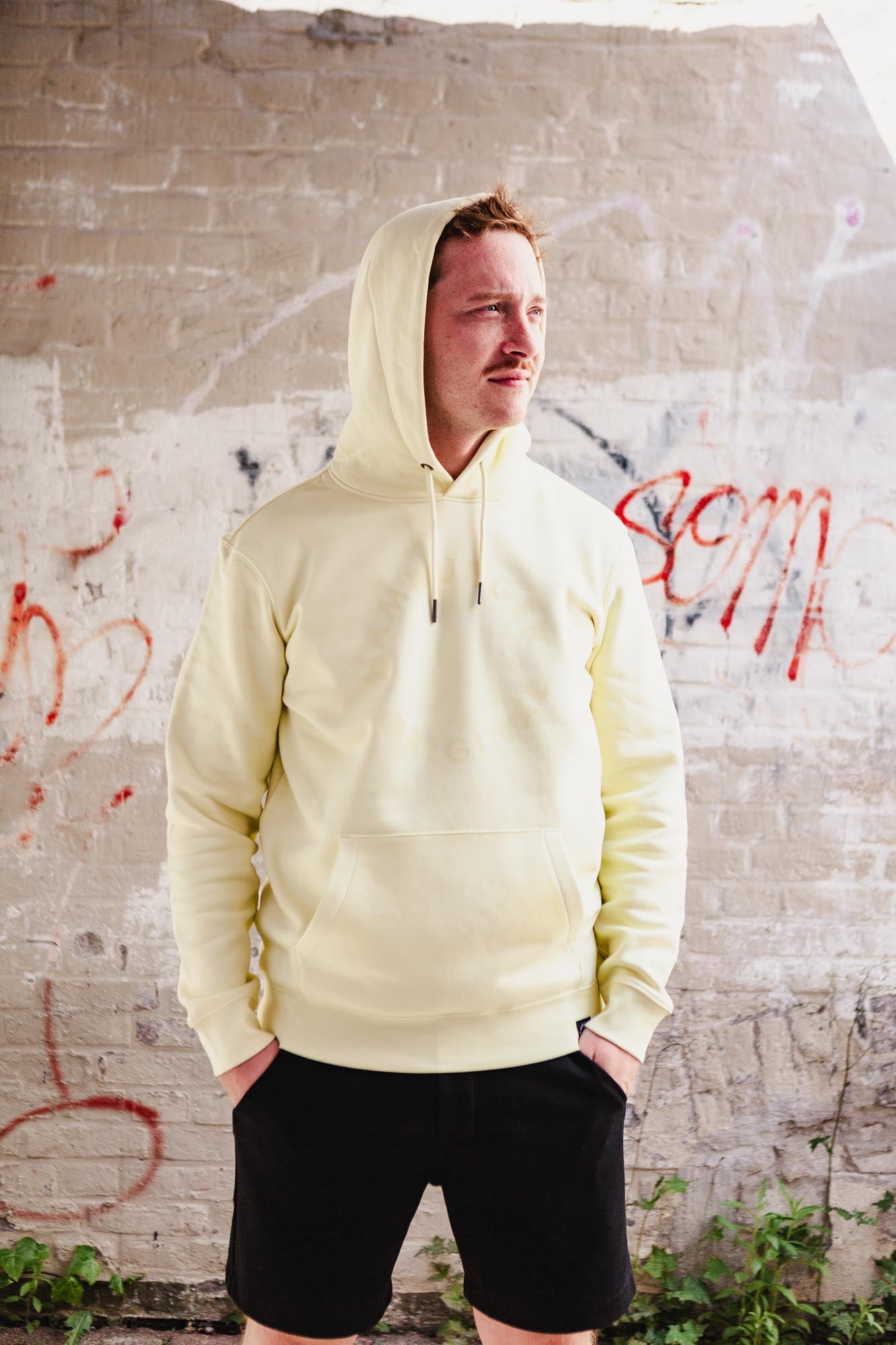 Hoodie aus Bio-Baumwolle mit Ton in Ton Logo