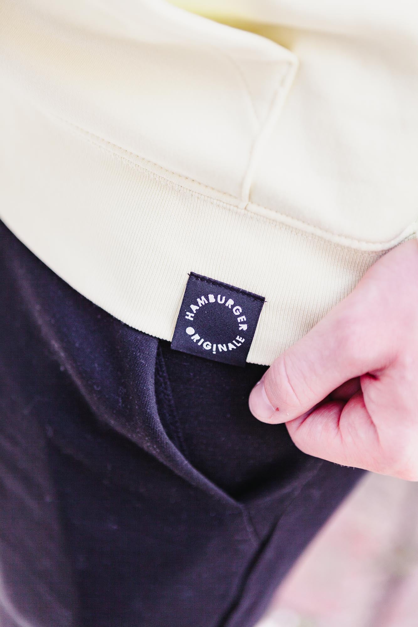 Hoodie aus Bio-Baumwolle mit Ton in Ton Logo