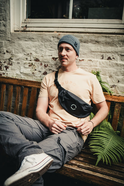 Bauchtasche aus recycelten Materialien