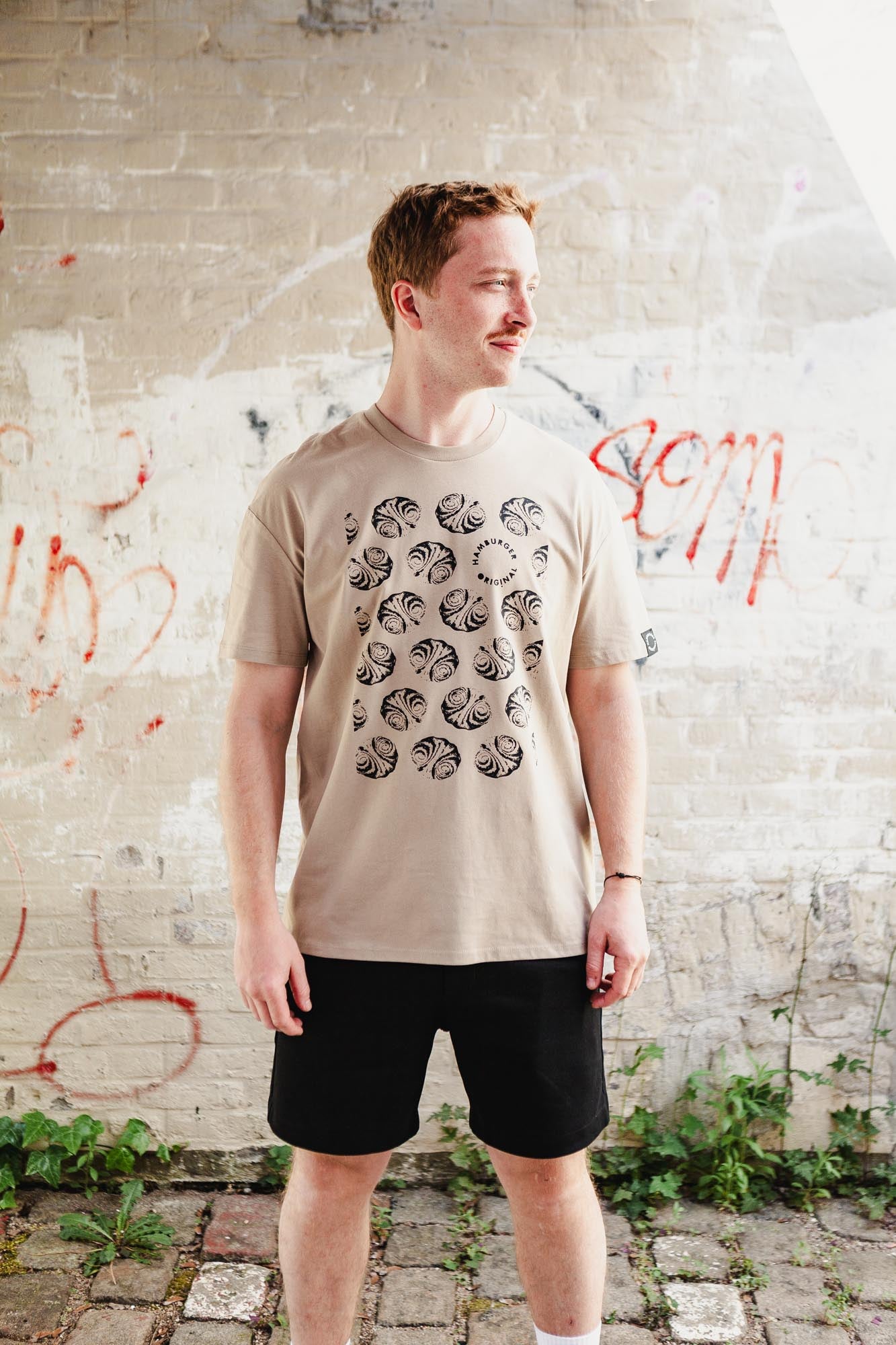 Oversized T-Shirt mit großem Franzbrötchen Print Made in Portugal
