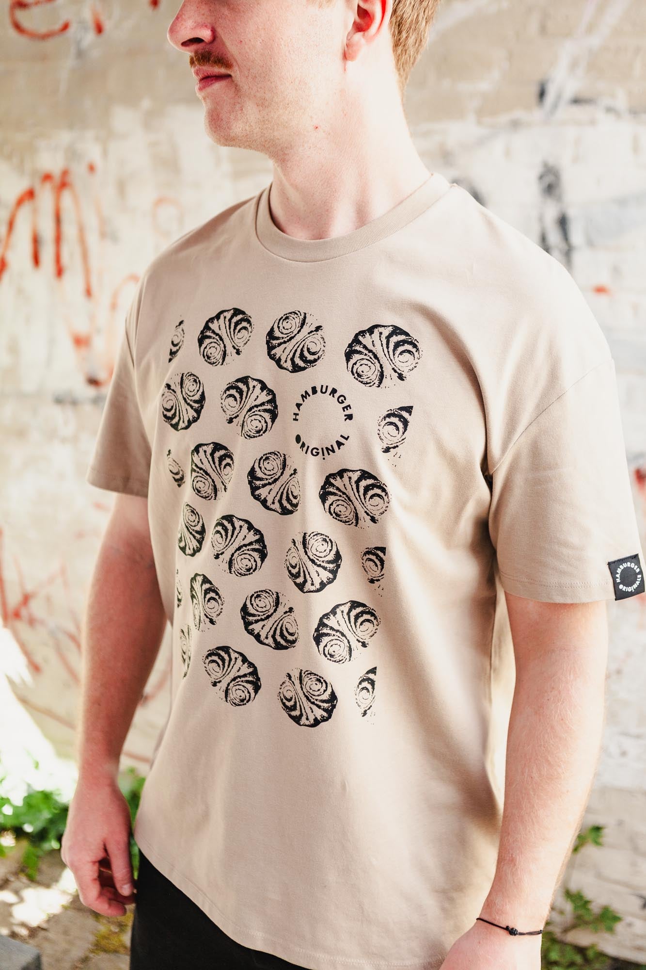 Oversized T-Shirt mit großem Franzbrötchen Print Made in Portugal