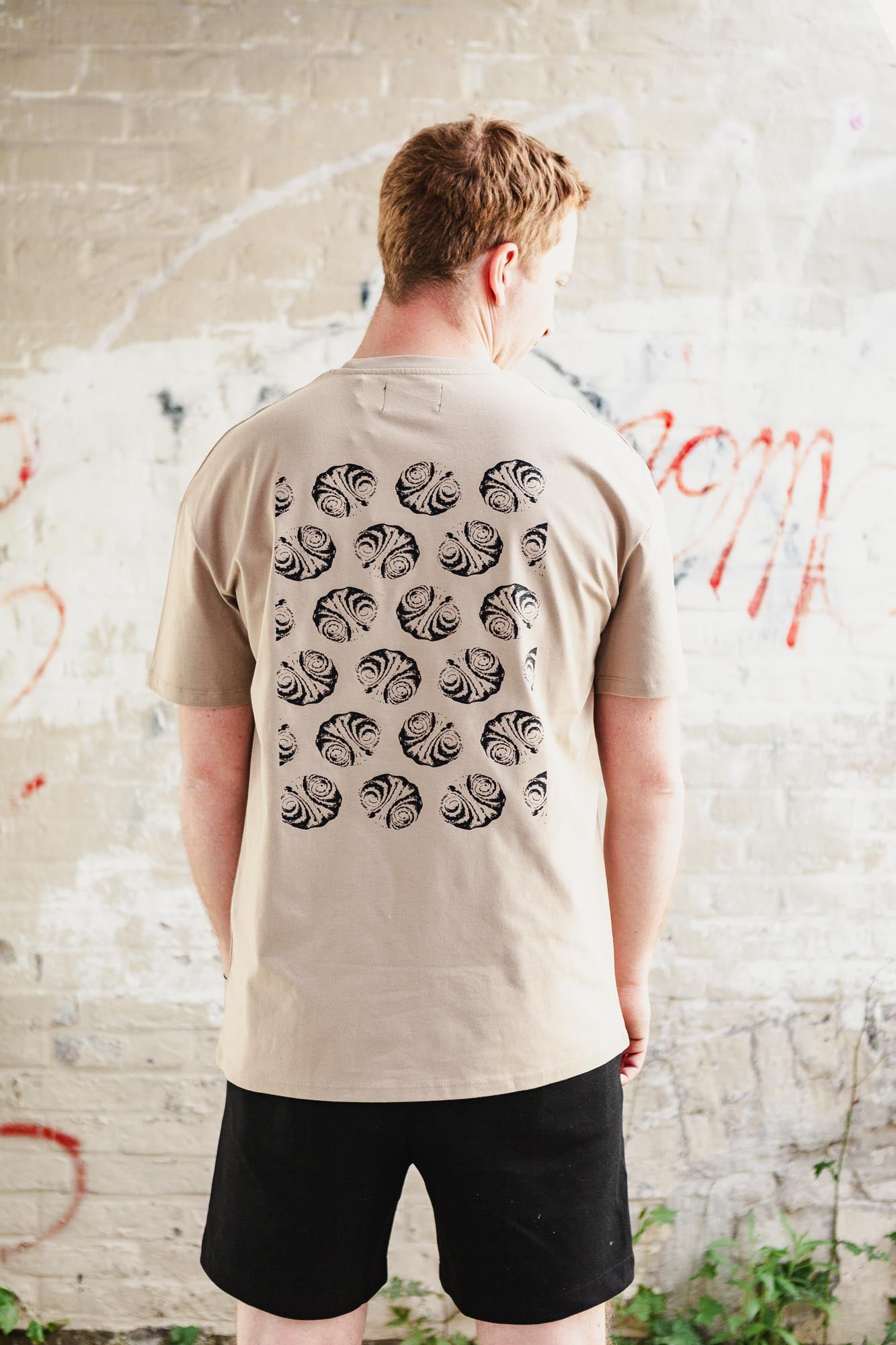 Oversized T-Shirt mit großem Franzbrötchen Print Made in Portugal