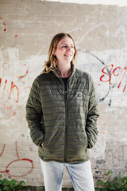 Leichte Daunenjacke aus recycelten Materialien