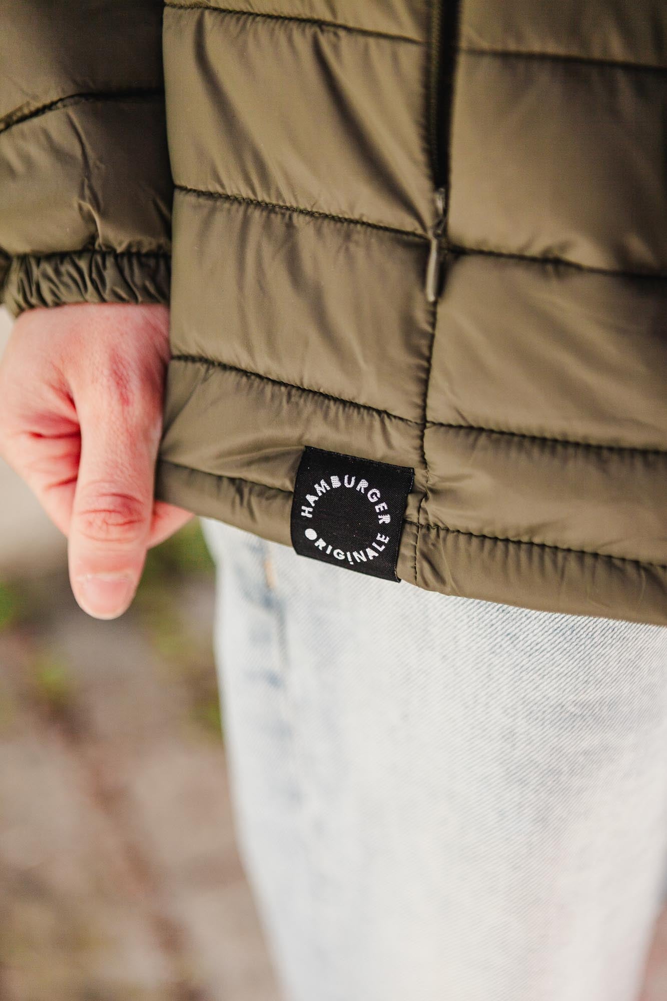 Leichte Daunenjacke aus recycelten Materialien